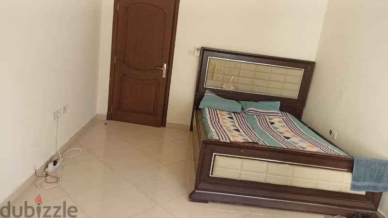 furnish room/bed space on monthly/weekly/daily rent in Ghubra 1