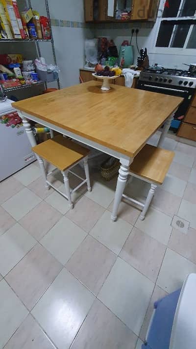 Kitchen Table & 4 benches