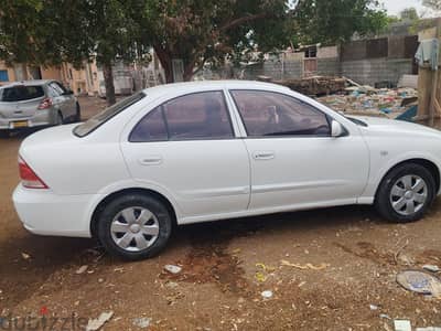 Nissan Sunny 2012