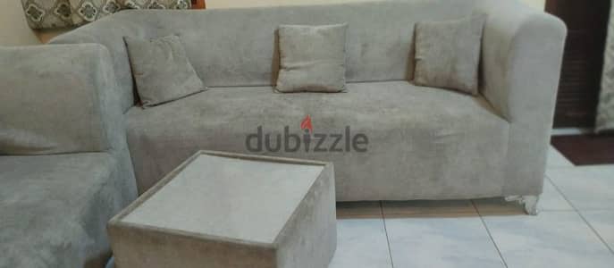 Expat leaving sale, Sofa set for 6 people, 6 cushion, 1 center table