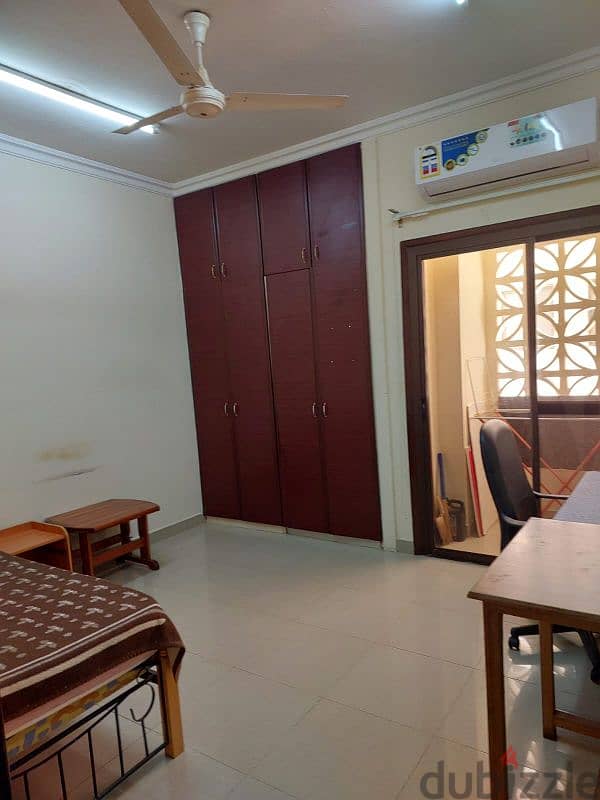 Room for rent in Al khuwair 2