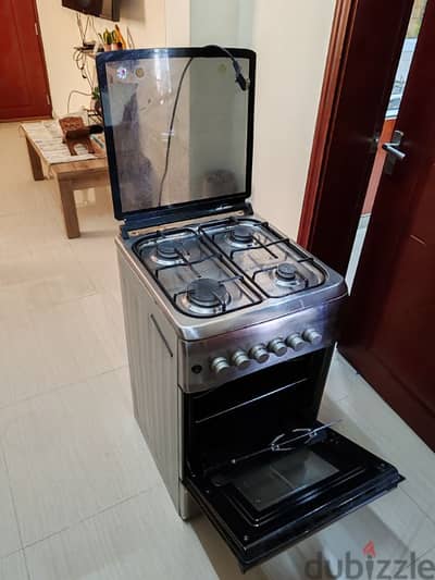 4 Burner Gas Stove, with grill and BBQ