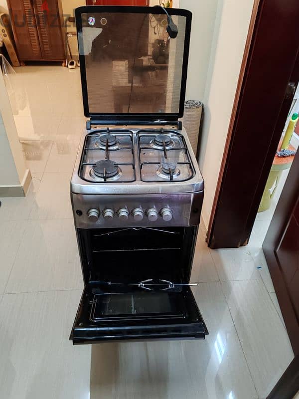 4 Burner Gas Stove, with grill and BBQ 1