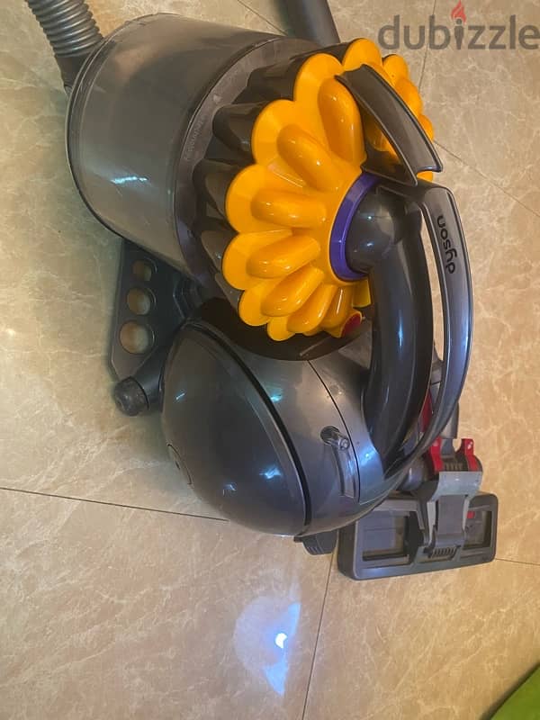 Dyson Vaccum cleaner 3