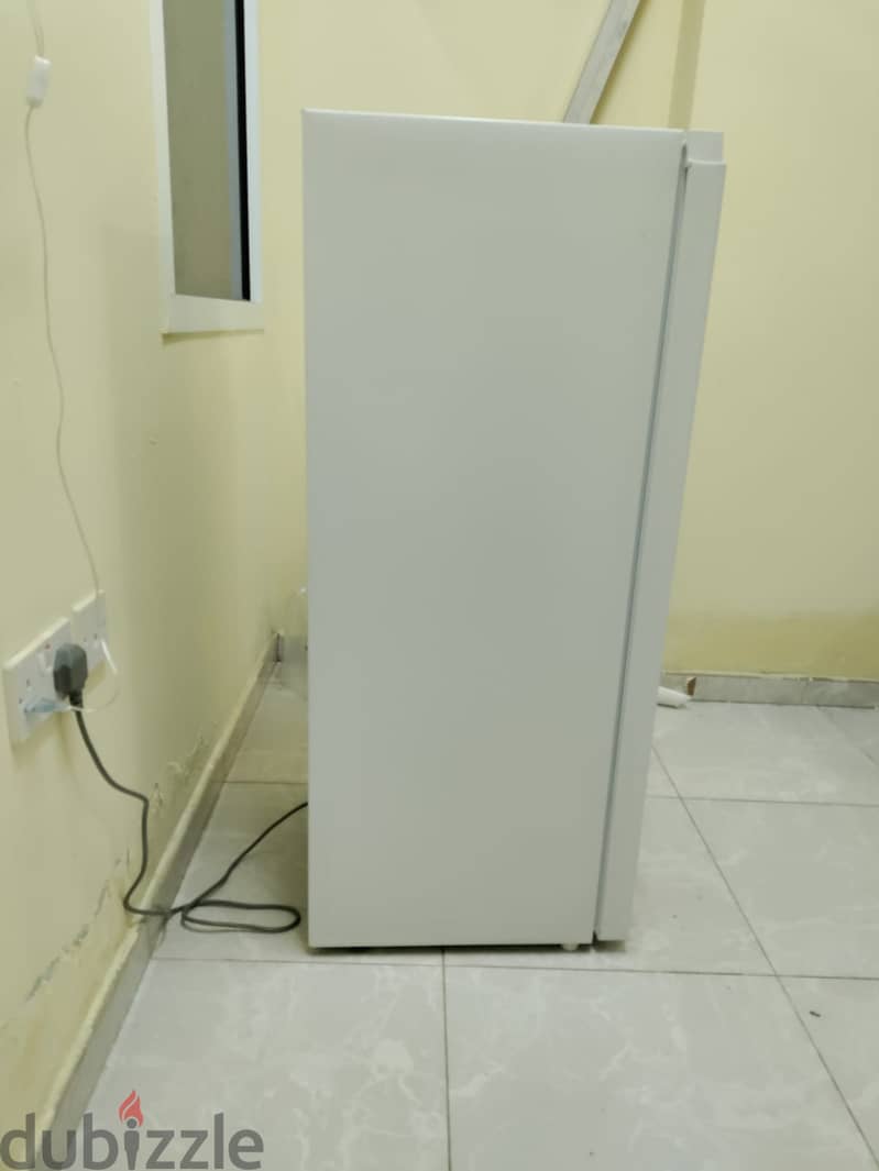 Oscar Refrigerator, Model ORF 200 DF HW 5