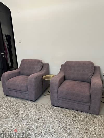 2 1-seater Sofa chairs ٢ سوفة قليل الاستعمال نظيفات