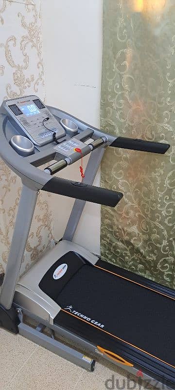 Treadmill 2Hp Like new (Can be Delivere also for Serious buyer) 4