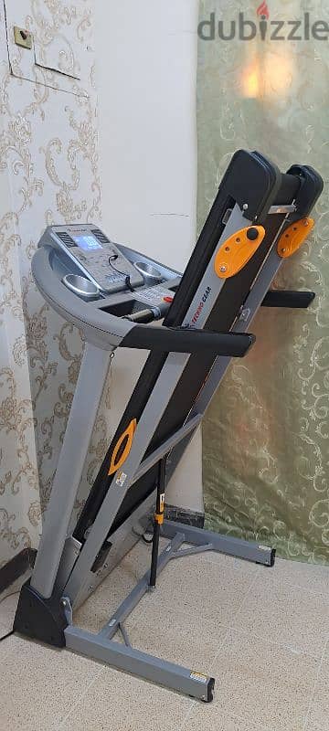 Treadmill 2Hp Like new (Can be Delivere also for Serious buyer) 12