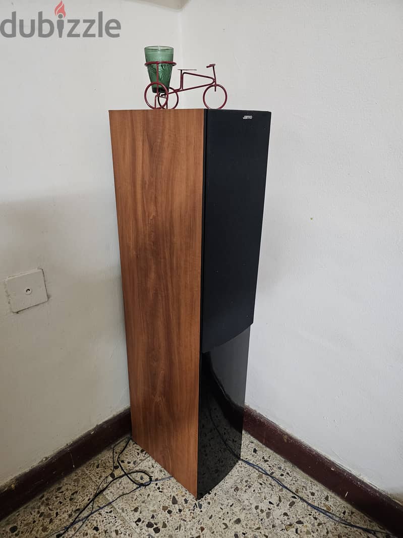 very good working Condition tower Speaker each 75 available 2