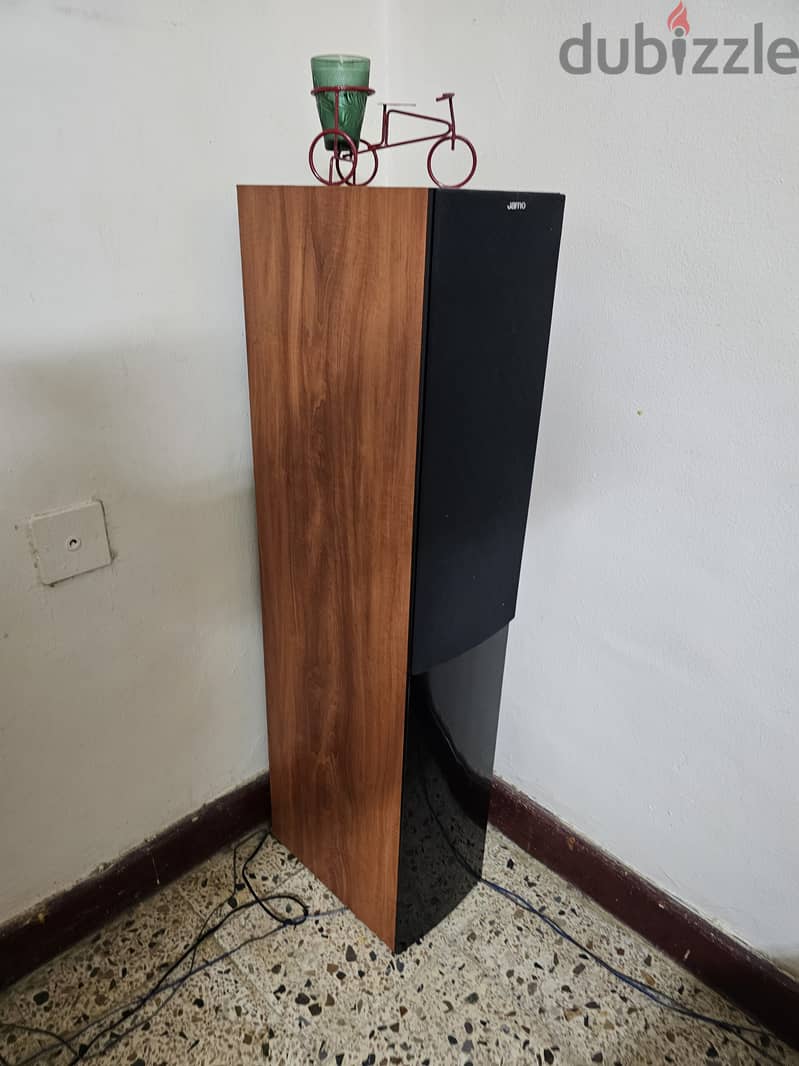 very good working Condition tower Speaker each 75 available 4