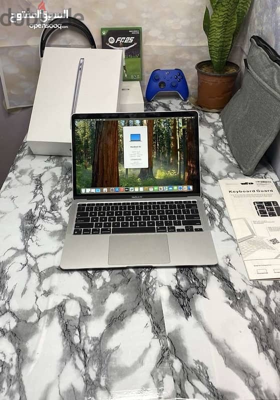 MacBook Air 2020 /m1 /8 ram/256 ssd 4