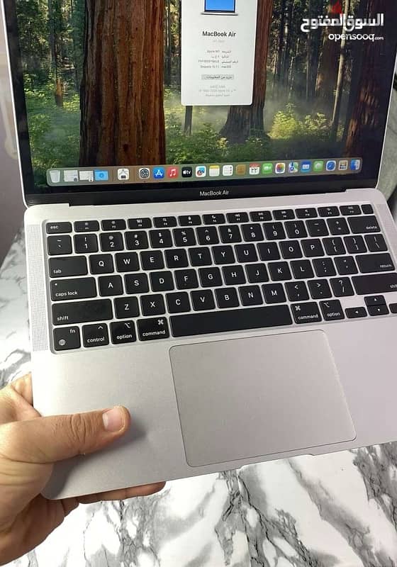 MacBook Air 2020 /m1 /8 ram/256 ssd 6