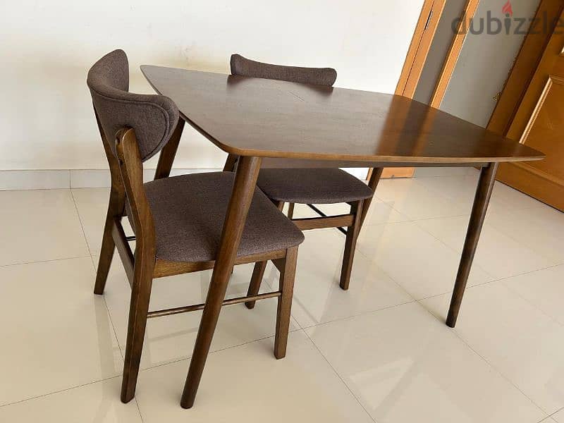 Dinning Table with 4 chairs 1