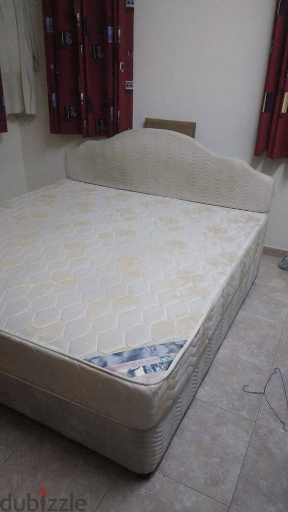 King size bed for sale 0