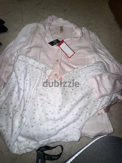 Women Pyjamas and Clothes each 2.5