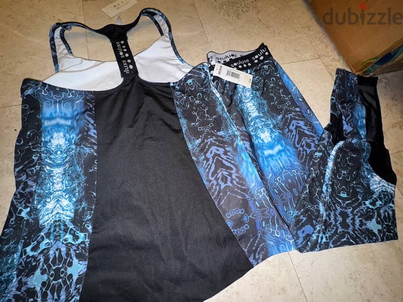 Women Sport Clothes set and tshirt Size M/L 3