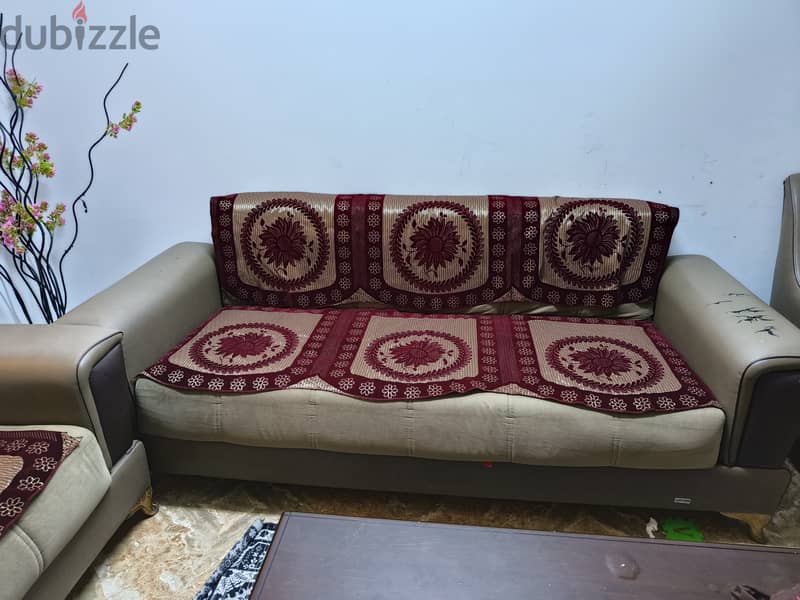 Good condition sofa set - urgent sale 0