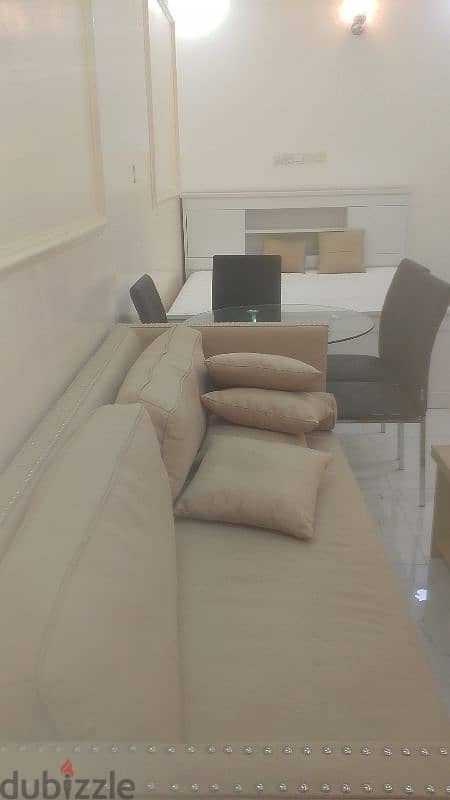 Stylish 1BhK Fully furnished in Alkhuwair شقة مؤثثة بالخوير غرفة وصالة 14