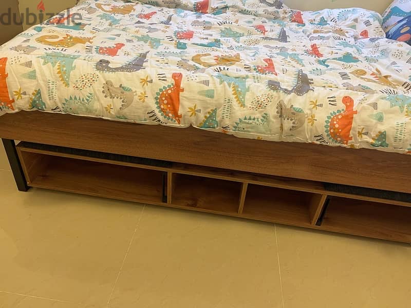 kids bed with side table 1