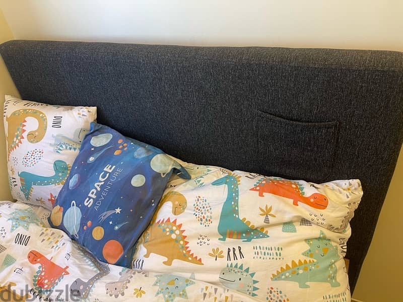 kids bed with side table 4