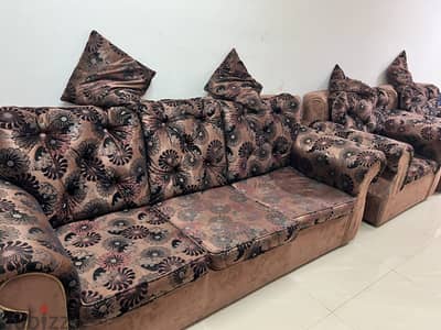 Sofa (3+1+1 seater ) 70 riyals near Mabela