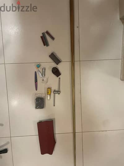 Snooker Cue with Tools