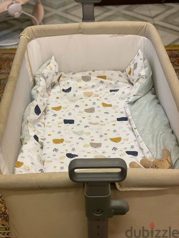 OMR 30 : 2 items : Center Point Juniors Bassinet And Juniors  Bounce 3