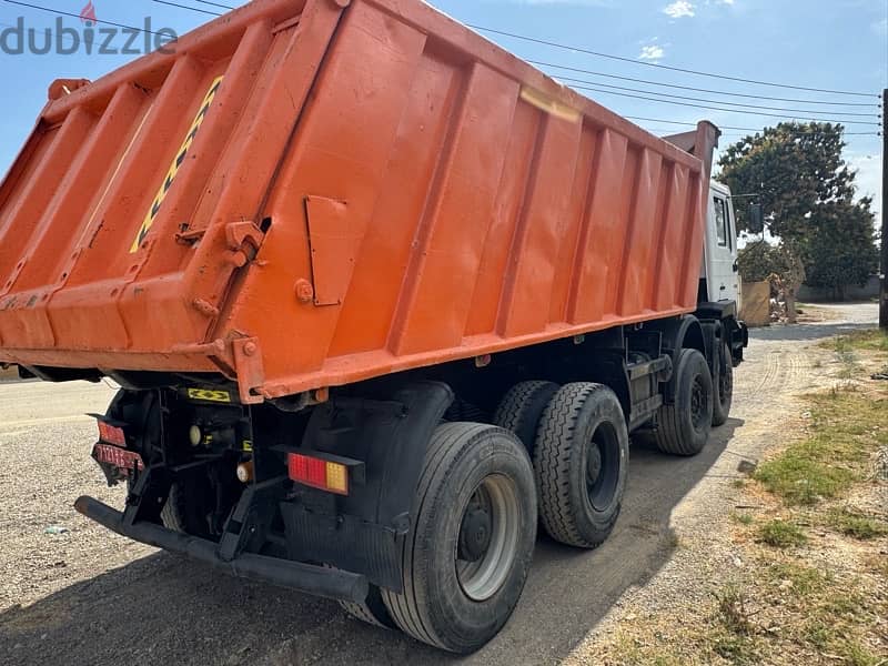 Man Tipper in Good Condition 8