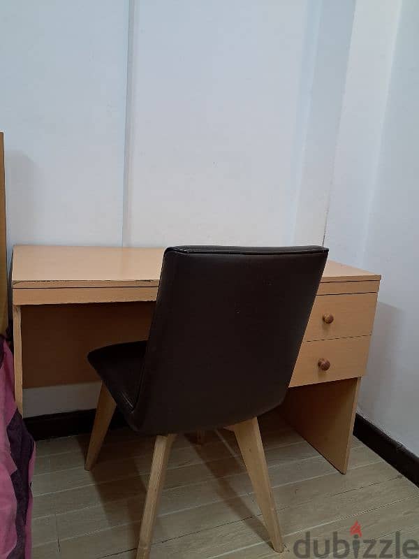 Study table with Chair 0