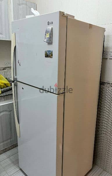 422 Litres LG Refrigerator available for sale 1