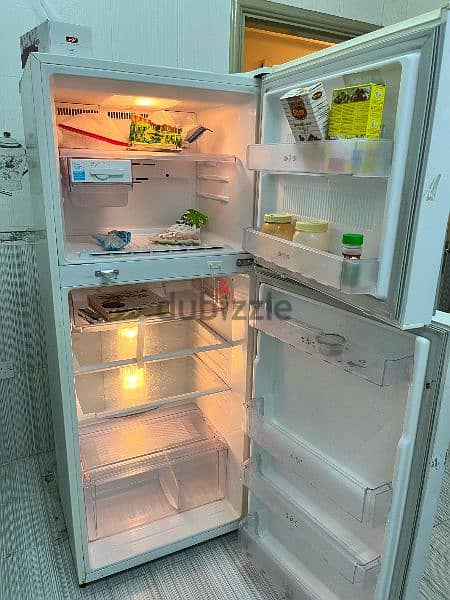 422 Litres LG Refrigerator available for sale 4