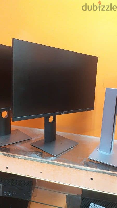 Good specs HP AND DELL MONITORS GOOD PRICES 1