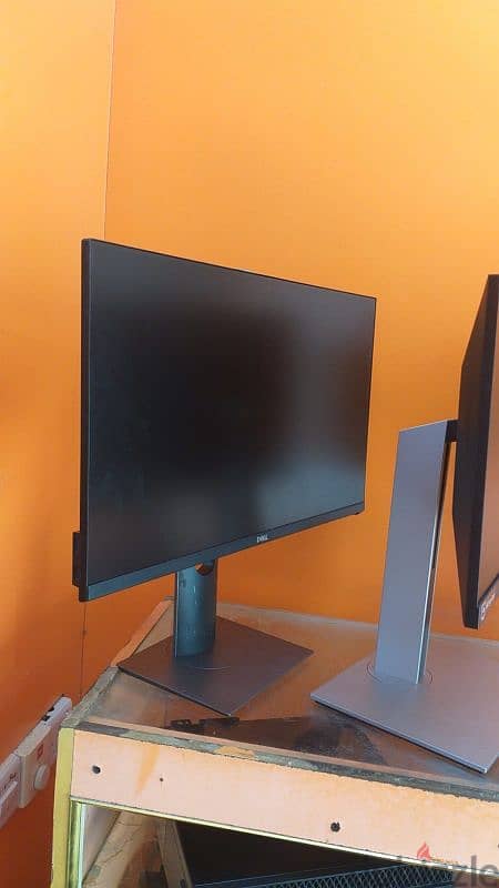 Good specs HP AND DELL MONITORS GOOD PRICES 5