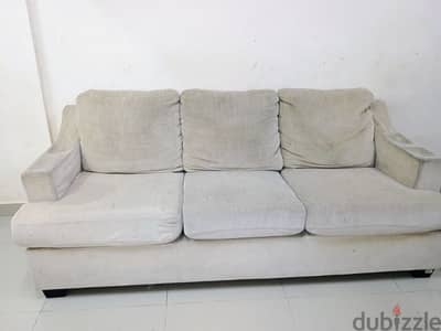 sofa 3+2  (650 OMR sofa ) selling 40