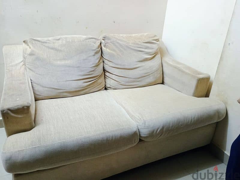 sofa 3+2  (650 OMR sofa ) selling 40 2