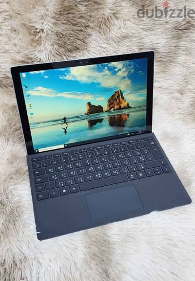 Microsoft Surface pro 5 w/keyboard