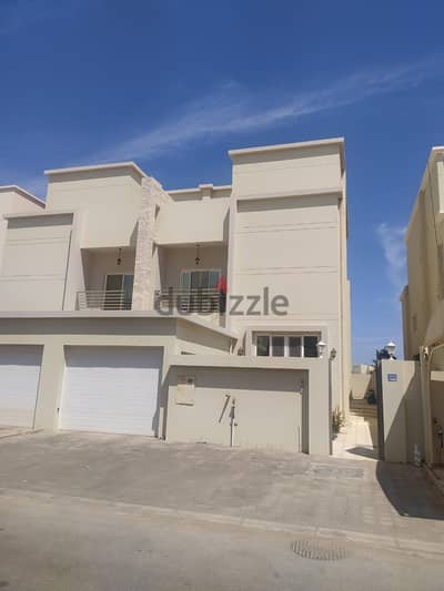 ADV118**4BHK+Maid villa for rent ion Mawaleh North