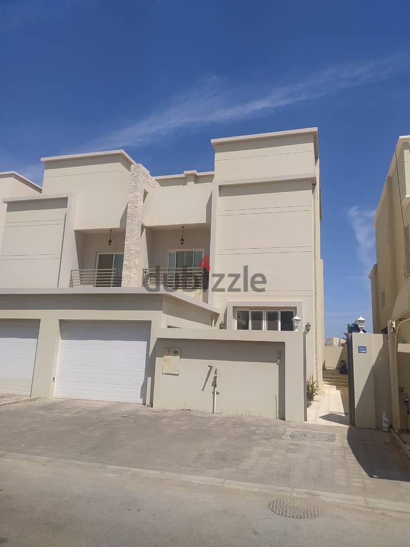 ADV118**4BHK+Maid villa for rent ion Mawaleh North 0