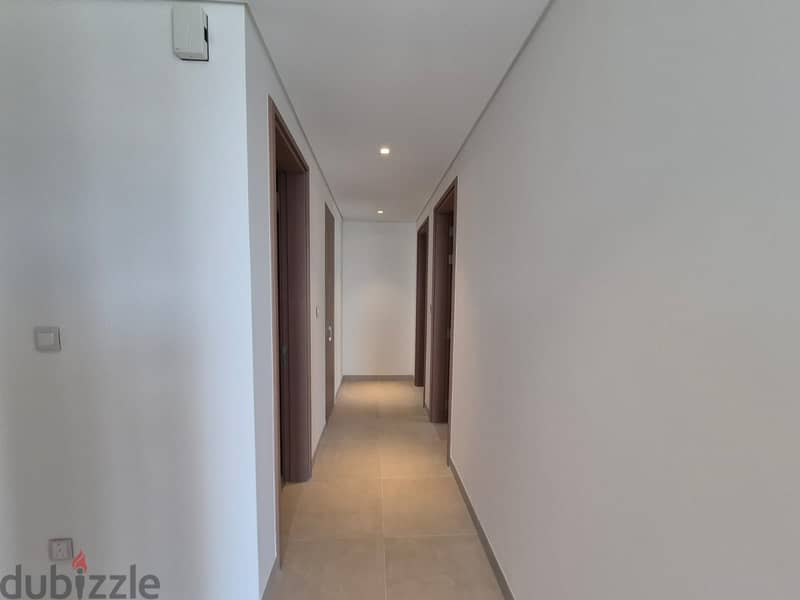 1 BR Fantastic Apartment in Al Mouj with Amenities 6