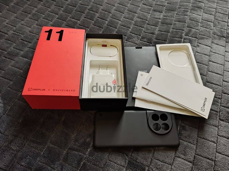 OnePlus 11-5G Eternal Green 256/16GB RAM Dual Sim Like Brand New 12