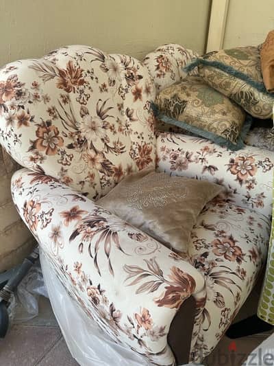 furniture for low price اثاث للبيع بسعر قليل