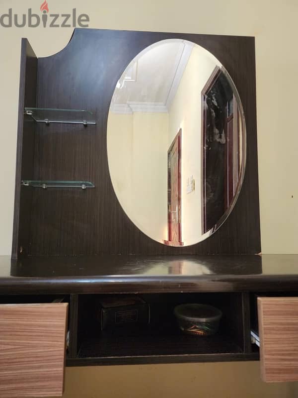 Dressing table with chair 5