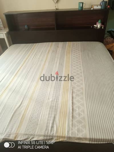 king size bed with mattress