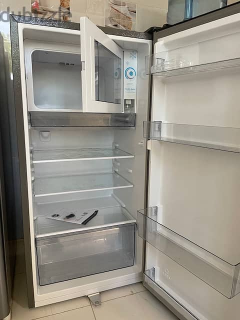 Refrigerator 1