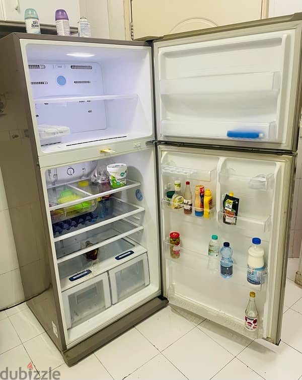 Samsung 700 litres fridge in good working condition for sale 3