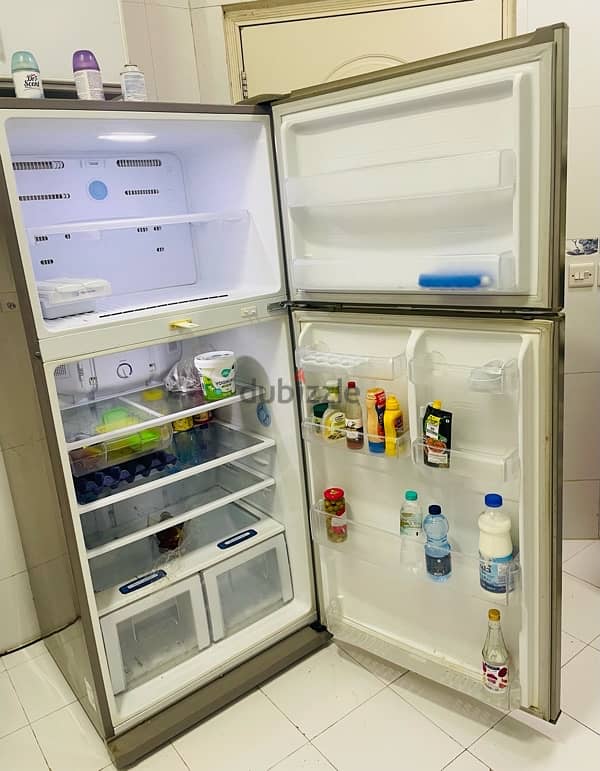 Samsung 700 litres fridge in good working condition for sale 4