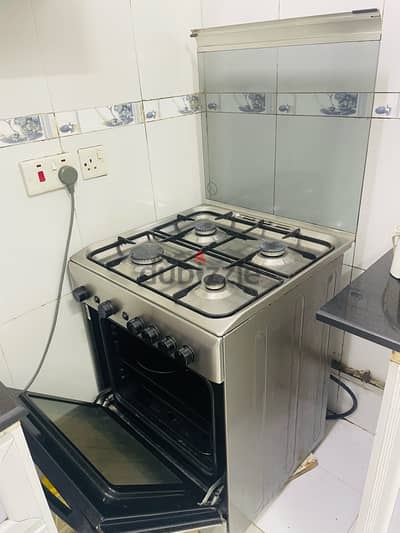 Ariaton cookin range 4 burners  very good condition for sale