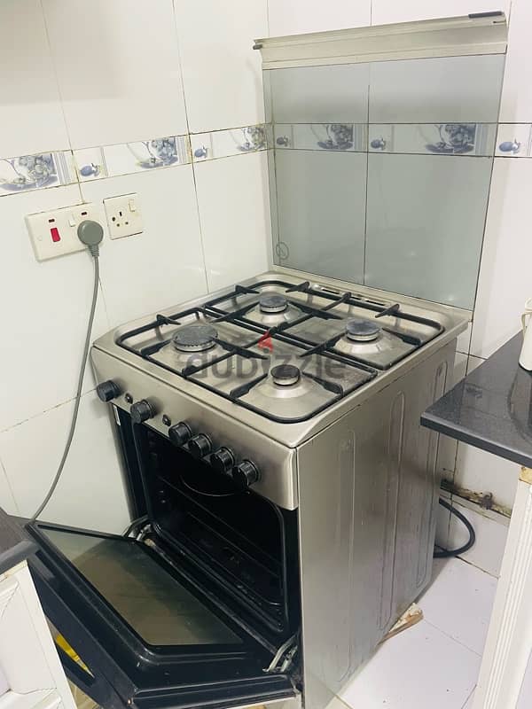 Ariaton cookin range 4 burners  very good condition for sale 0