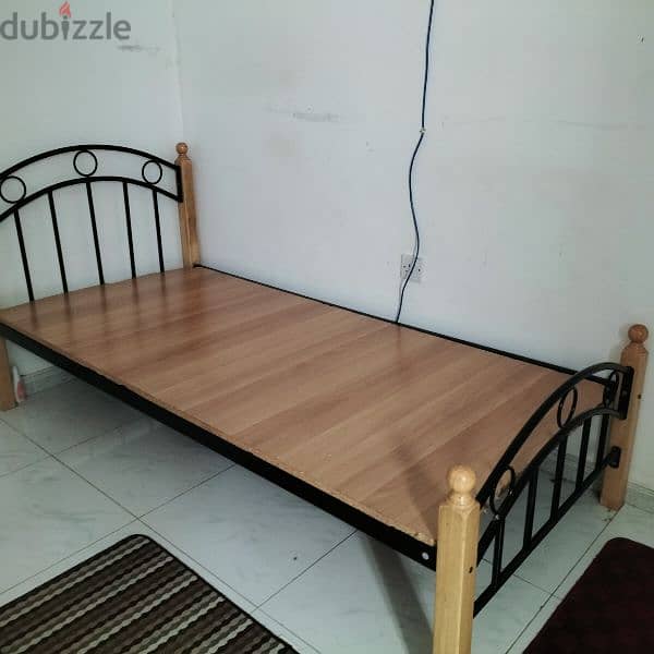 Single Metal bed with heavy plywoods 1