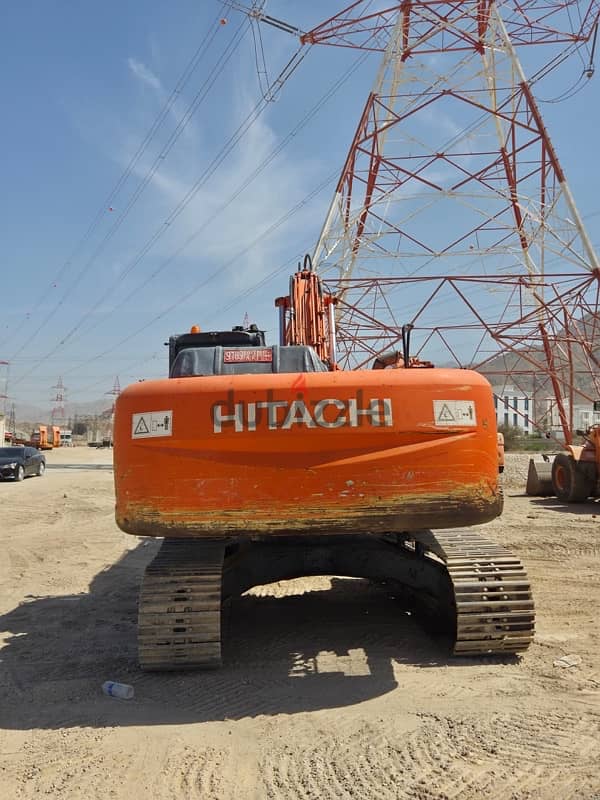 Hitachi excavator 240 with breaker 4